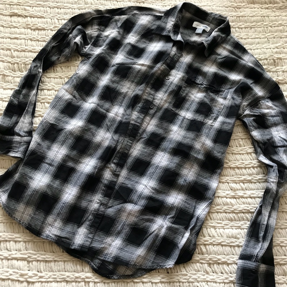 Black and white plaid button up